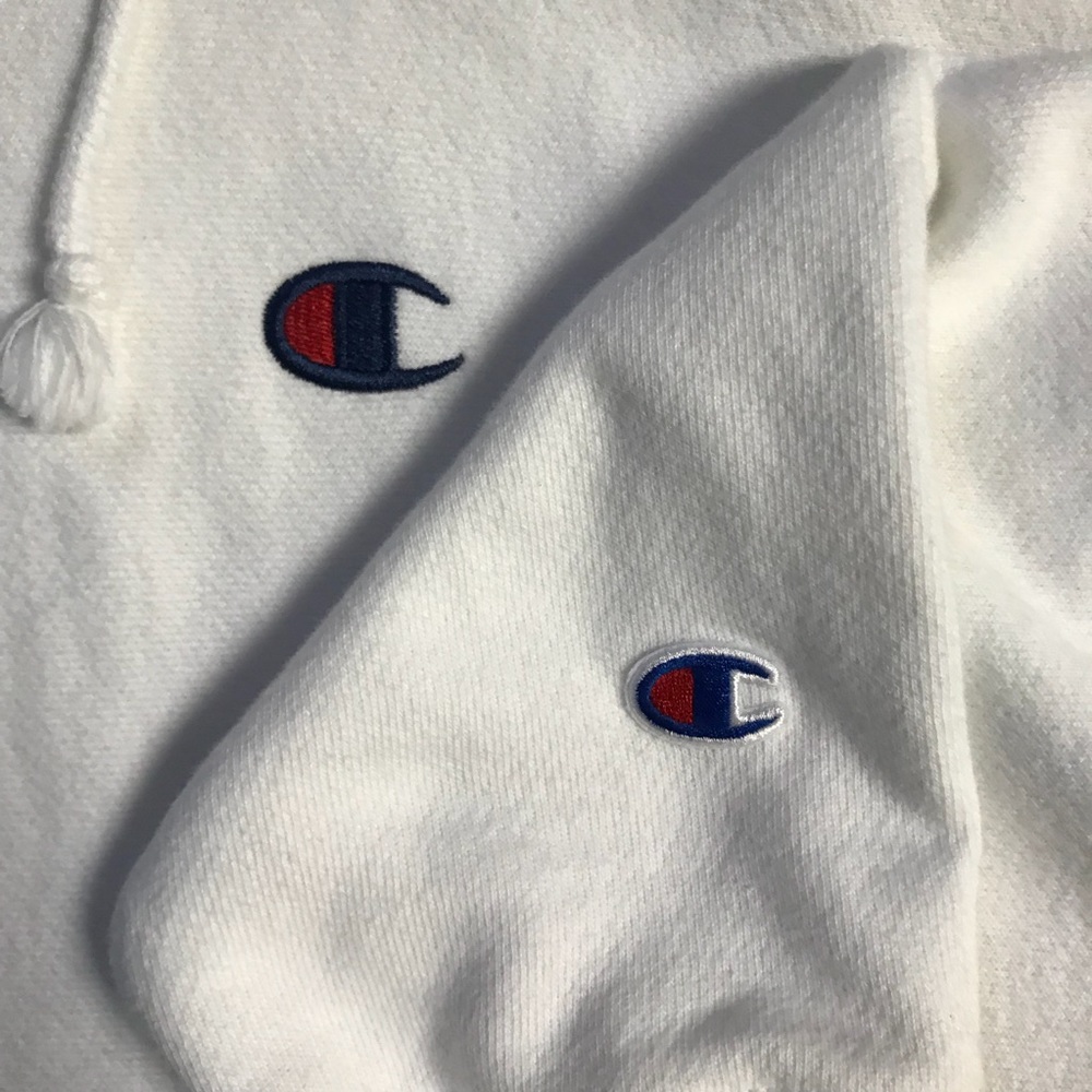 ❌SOLD❌Champion Hoodie - Picture 2 of 3